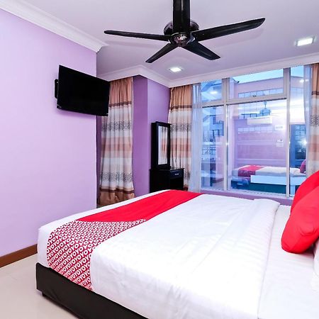 Oyo 714 Arina Hotel Bangi Eksteriør billede