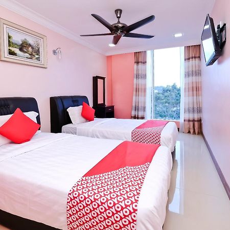 Oyo 714 Arina Hotel Bangi Eksteriør billede