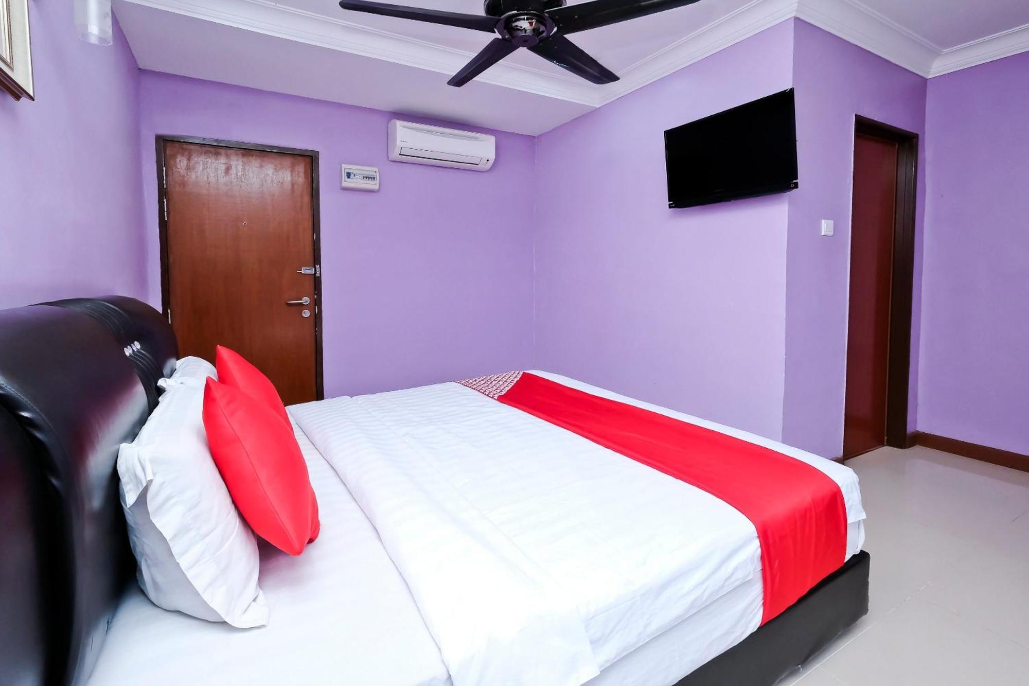 Oyo 714 Arina Hotel Bangi Eksteriør billede