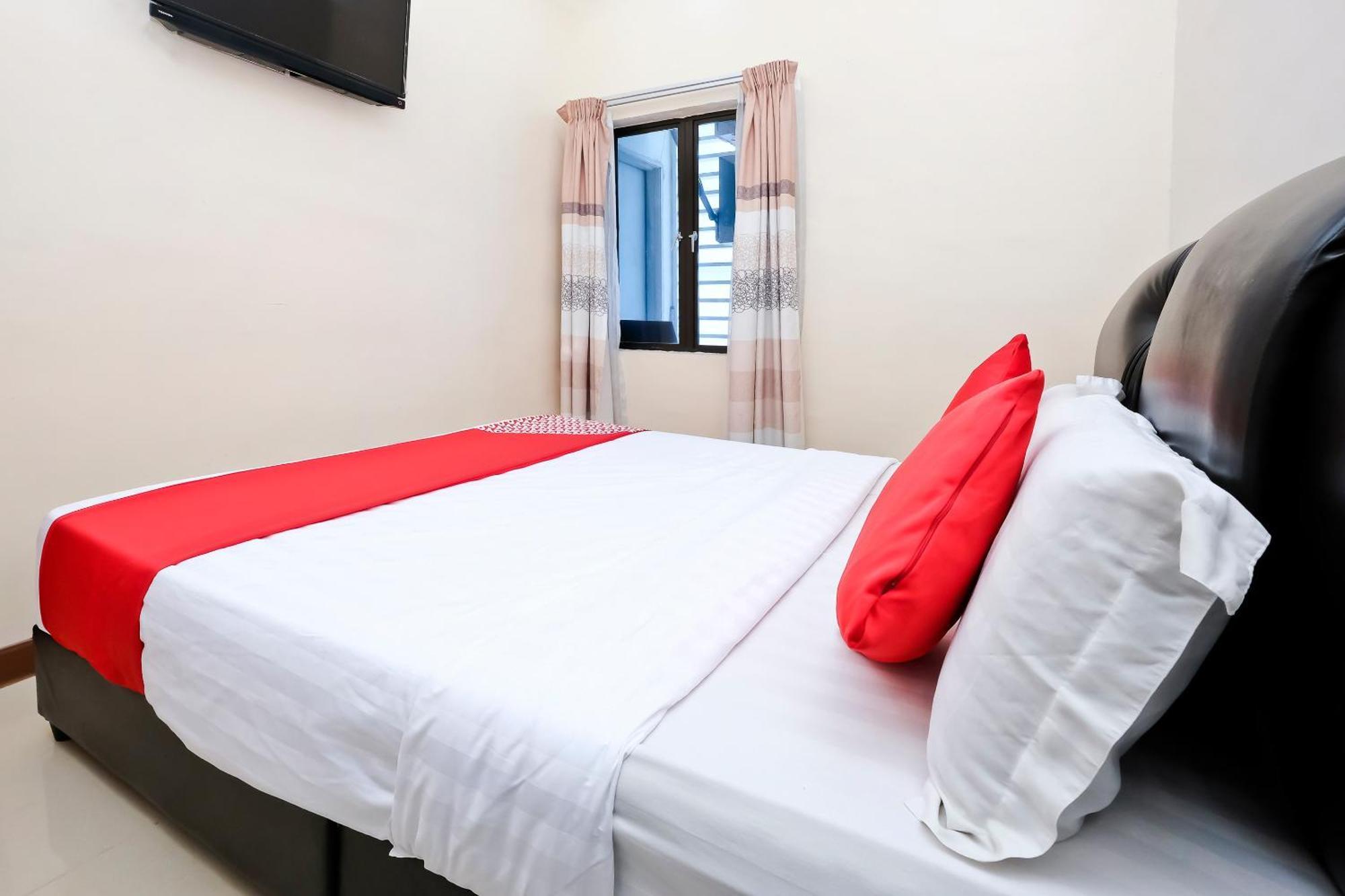 Oyo 714 Arina Hotel Bangi Eksteriør billede