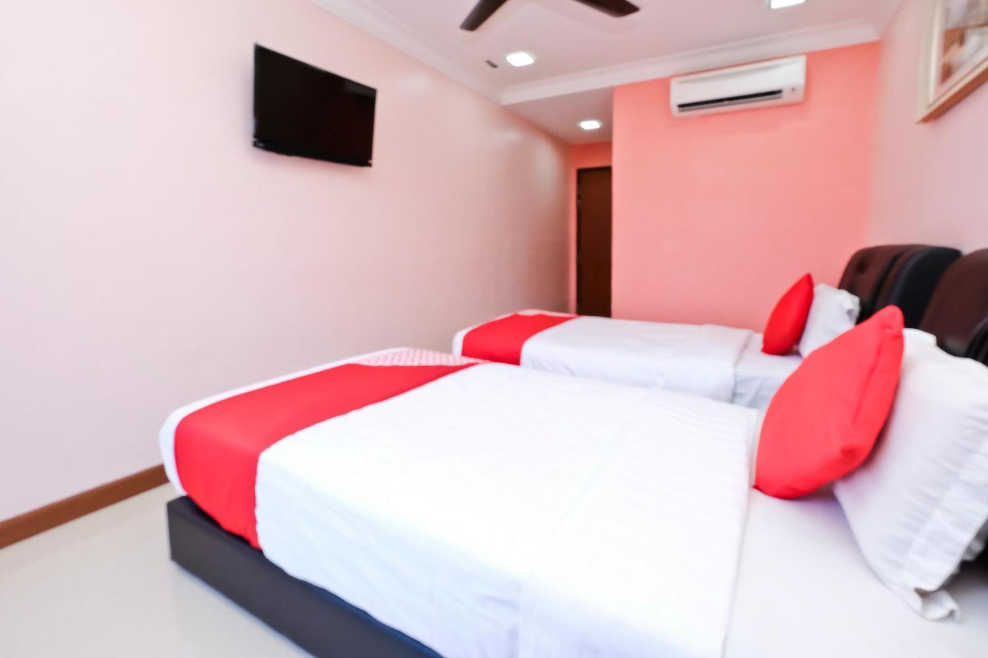 Oyo 714 Arina Hotel Bangi Eksteriør billede